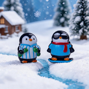 Figurine de pingouin de dessin animé mignonne, ornement de bureau, mini porte-clés, accessoire en résine peinte DIY, breloque en gros, Yiwu - Product Image 1