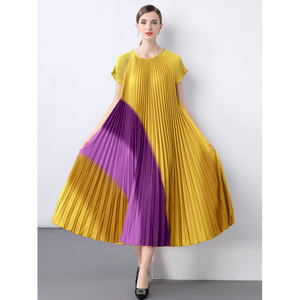 Une robe dégradée <span class=keywords><strong>à</strong></span> la mode pour les femmes en été, avec une taille cintrée et un grand ourlet plissé - Product Image 3