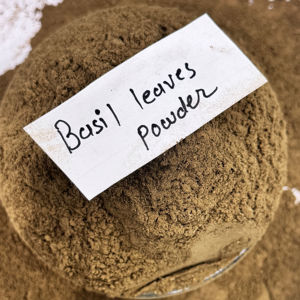 Poudre de basilic sacré biologique, poudre de feuilles de Tulsi, complément alimentaire naturel à base de plantes pour le soutien immunitaire et la réduction du stress, vente en gros - Product Image 1