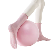Chaussettes de yoga et de Pilates personnalisées ODM de haute qualité, antidérapantes, antibactériennes, à séchage rapide, tricotées, avec revers, pour l'intérieur