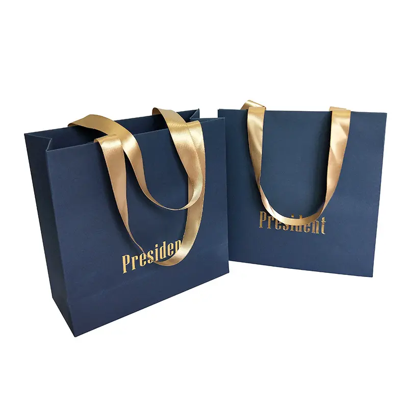 حقائب حمل هدايا فاخرة مخصصة للملابس السوداء للبيع بالتجزئة ، متجر لبيع الهدايا والشعار الخاص بك