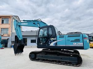 รถขุดขนาดเล็ก Kobelco SK200 มือสองสภาพดีเยี่ยม เครื่องยนต์ฮีโน่ 118 กิโลวัตต์ กำลังแรง โครงสร้างแข็งแรง ประสิทธิภาพดีเยี่ยม เหมาะสำหรับงานก่อสร้าง - Product Image 2