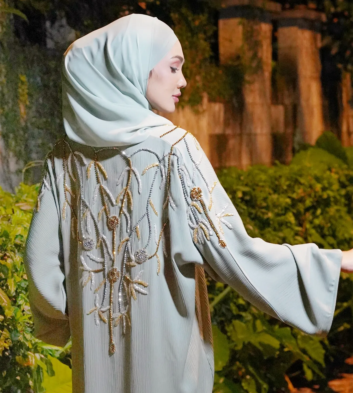 Fesyen kullanılan nakış abaya modern kain şifon ve kebaya toptan müslüman elbise moda çiçek baskı jubah abaya