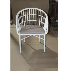 Juego de Sillas de Patio de Hierro, Duraderas y Ligeras, Muebles de Exterior Tradicionales y Cómodos para Jardín, Parque y Patio - Product Image 4