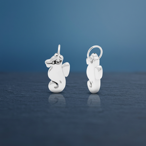 จี้รูปม้าน้ำเงินเงินแท้ 925 สไตล์มินิมอลสำหรับใส่ทุกวัน - Product Image 2