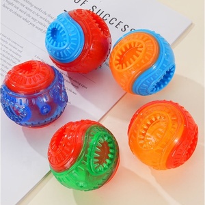 Juguete de <span class=keywords><strong>Pelota</strong></span> Elástica TPR Interactiva de Alta Calidad para <span class=keywords><strong>Perros</strong></span>, <span class=keywords><strong>Pelota</strong></span> Resistente para Masticar con Sonido y Dispensador de Golosinas para la Limpieza Dental y el Juego de Mascotas - Product Image 1