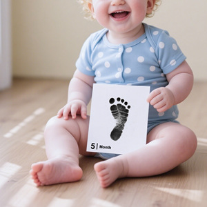 Carte pietra miliare per bambini 15 pezzi Kit per la mano e l'impronta del bambino Album mese di inchiostro blocco per pietra miliare del libro ricordo dell'impronta del bambino - Product Image 3