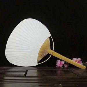 Éventail rond en bambou sculpté, art populaire japonais, idéal pour les événements, thème amour élégant, cadeau de mariage - Product Image 4
