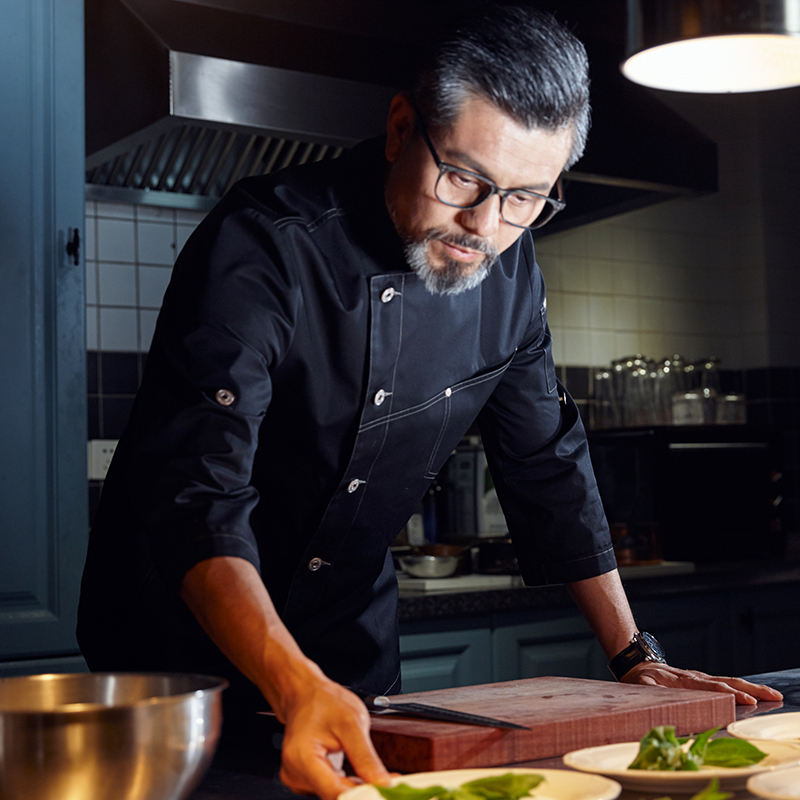 Black top with seven sleeves