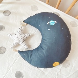 <span class=keywords><strong>Almohada</strong></span> de tela para recién nacido, diseño de Corazón De Luna impreso Digital para habitación de bebé, juguete cómodo para dormir - Product Image 5