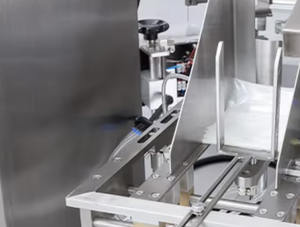 HL8DW 380V 50Hz 3PH 50-3000g 20-40 Bag/Min Tea <b>Leaves</b> Continuous Granule Bowl Packing Machine - Product Image 6