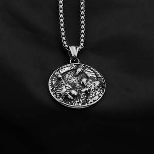 จี้สร้อยคอผู้ชายสไตล์นอร์ดิกวินเทจ ทำจากสแตนเลส ลายวิคกิ้ง เซลติก หมาป่า นกกา - Product Image 4