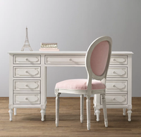 Bureau d'écriture vintage en bois blanc vieilli avec 9 tiroirs, pieds sculptés, style campagne française, écologique et durable, pour bureau à domicile ou console d'étude