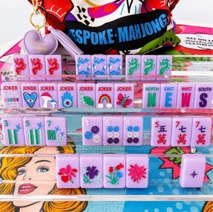Juego de Mahjong Americano de Acrílico Morado Lavanda Personalizado, con Fichas Pintadas a Mano con Patrón de Dragón y Flores, para Regalo - Product Image 1