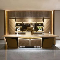 Le bureau de direction au design luxueux et léger est un mobilier de bureau en bois commercial, un bureau de direction