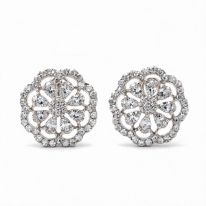 Boucles d'oreilles clous pavées florales en or massif 14 carats avec diamants de laboratoire pour femme, cadeau d'anniversaire ou de mariage - Product Image 1