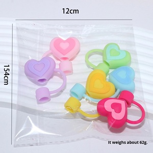 Accessoires personnalisables pour gobelets : Capuchons de paille en forme de cœur de 10 mm – Couvercles réutilisables en plastique pour boissons, motifs de dessins animés - Product Image 2