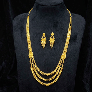 ชุดสร้อยคอทองเหลืองชุบทอง 14K/18K/24K แบบขายส่ง ลายรานี ฮาร์ 3 ชั้น แบบโซ่ป๊อปคอร์น ประดับลายดอกไม้ สำหรับเจ้าสาวแบบดั้งเดิม - Product Image 5