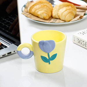 Taza de Cerámica con Diseño de Tulipanes para el Día de la Madre, 350 ml, Color Personalizado, Colores Contrastantes, Apta para Lavavajillas y Microondas, para Fiestas - Product Image 1