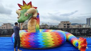 Modèle de <span class=keywords><strong>serpent</strong></span> <span class=keywords><strong>serpent</strong></span> géant gonflable coloré <span class=keywords><strong>à</strong></span> plumes pour la décoration extérieure - Product Image 3