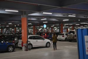 Luminaria LED Tri-Proof IP65 Resistente a la Intemperie, 50W, 5000K, Luz Diurna, Hermética al Vapor, para Interiores, Almacenes Industriales, Estacionamientos - Product Image 3