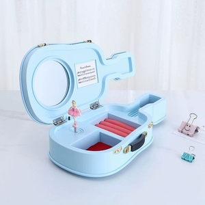 Boîte à musique créative en forme de guitare avec miroir, pour ranger bijoux et accessoires, cadeau d'anniversaire pour enfants - Product Image 2