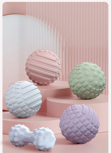 TPR <span class=keywords><strong>ลูก</strong></span>บอลนวดผ่อนคลายกล้ามเนื้อจุดลอยน้ําช่วยบรรเทาอาการ<span class=keywords><strong>ปวด</strong></span>นํามาใช้ใหม่และล้างทําความสะอาดได้ - Product Image 3