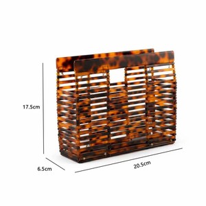 Bolso de mano tipo clutch rectangular rígido de acrílico con diseño de caparazón de tortuga para mujer, ideal para bodas y fiestas de cóctel. - Product Image 2