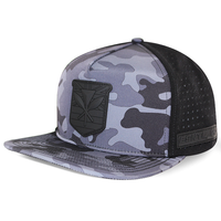 Topi Snapback 5 Panel Pola Camo Tahan Air dengan Logo Custom HS46, Panel Samping Berlubang Laser, Unisex, untuk Aktivitas Luar Ruangan, Surfing, dan Santai