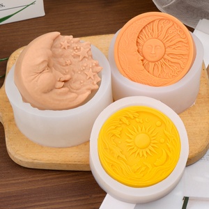 Moule à savon en silicone DIY exquis style rétro, motif soleil et lune en relief, moule circulaire en résine soleil et lune pour décoration artistique - Product Image 1