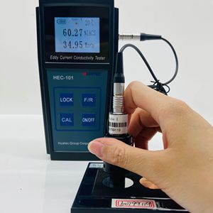 เครื่องวัดค่าการนำไฟฟ้าแบบพกพาดิจิตอล HEC-101 แบบกระแสไหลวน - Product Image 1