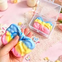 Nouvel Arrivage Jouet Squishy Croustillant et Éclatant Papillon Savon Gâteau Cœur Arc-en-ciel Pieds Bâtonnet de Chocolat Banane