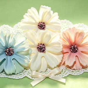 Fleurs artificielles en soie pour DIY, matériaux pour couronnes faites à la main, fleurs à six pétales, décorations de mariage, fleurs pour coiffes d'opéra - Product Image 1