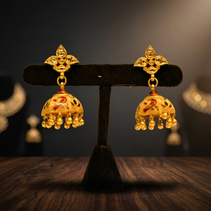 Bijoux Ishwar Art, Jhumkis classiques en or, élégantes boucles d'oreilles pendantes du Rajasthan pour femmes - Product Image 2