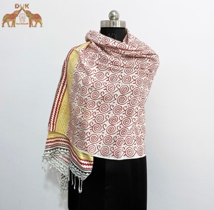 Main Bloc Coton Imprimé Belles Femmes Coton Écharpe D'été En Gros Stock Nouveau Design Étole - Product Image 3