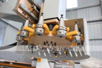 Routeur CNC multifonctionnel 2130 à quatre axes pour le perçage de rangées d'étiquettes, machine de perçage ATC pour le travail du bois et la fabrication de meubles