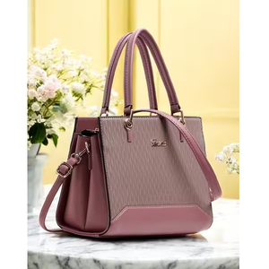 Compagnon élégant pour tous les jours, sac à main pour femme en cuir véritable à 100 %, conçu pour accompagner les agendas bien remplies avec une qualité durable - Product Image 4