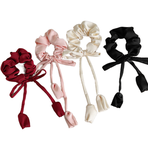 Élastique à cheveux en satin avec nœud et fleur tulipe, accessoire capillaire élégant et minimaliste, joli bandeau en ruban pour femmes, pour queue de cheval et <span class=keywords><strong>chignon</strong></span> - Product Image 1