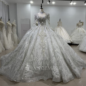 Robe de mariée moderne XS186, style robe de bal, traîne chapelle, dentelle, fleurs, cristal, col haut - Product Image 1