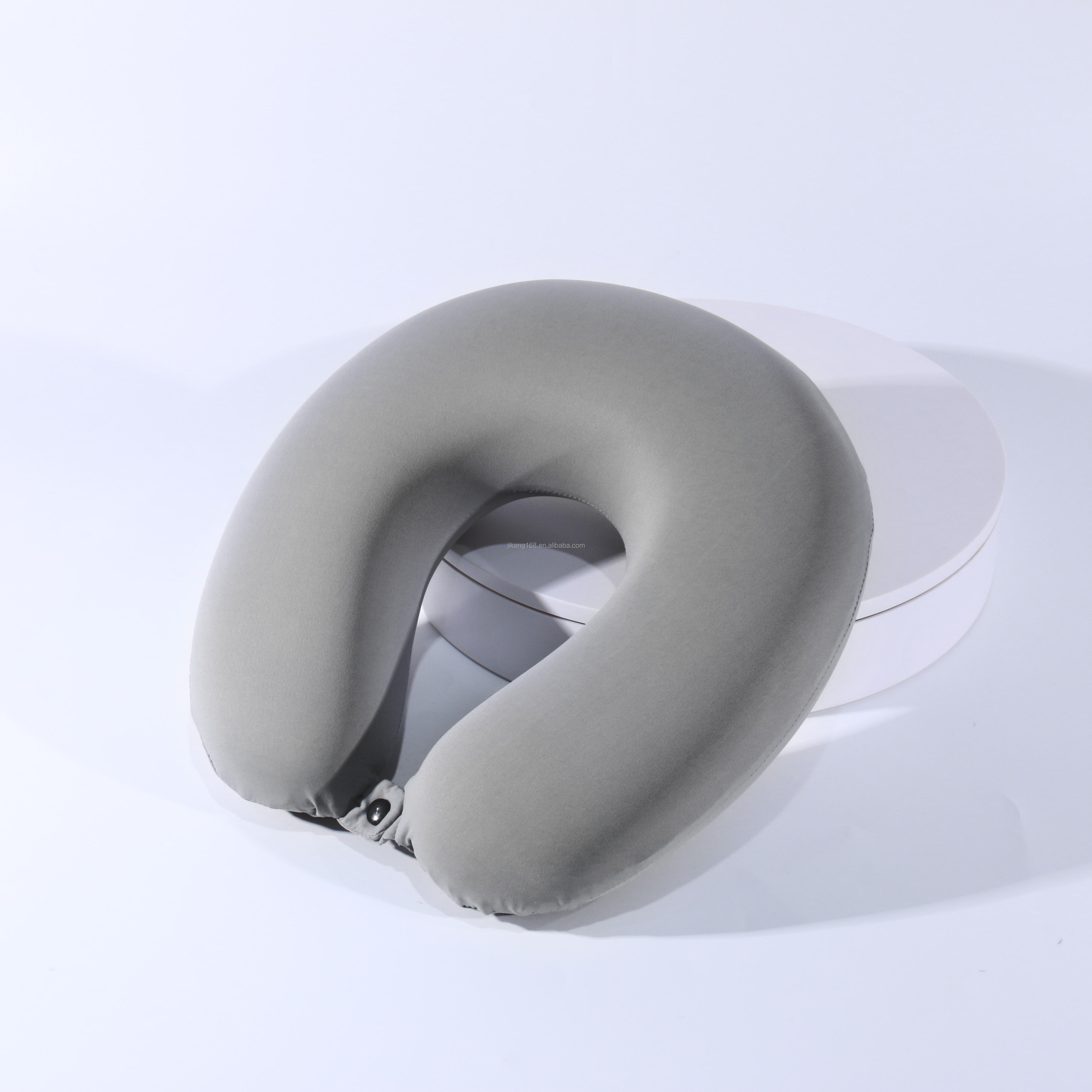 สีเทาอ่อน