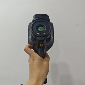 กล้องถ่ายภาพความร้อนขั้นสูง Teledyne FLIR E76 รุ่น Exx-Series ความละเอียด 320x240 พร้อมระบบเล็งอัตโนมัติด้วยเลเซอร์ IR สำหรับการตรวจสอบ รองรับ Wi-Fi รับประกัน 1 ปี - Product Image 5
