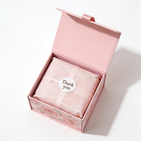 Kundenspezifische UV-Bedruckte Faltbare Geschenkbox aus Karton in Rosa mit Magnetverschluss für Kleidung, Schuhe und Hüte