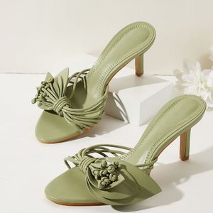 Chaussures à talons pour femme, sandales tendance à fleurs, talons à la mode - Product Image 2