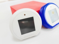 Cadeaux de Noël Intelligent Office AI Translator Toys Smart Auto Responsing AI Robot Device Assistant pour la réception d'affaires