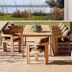 Juego de <span class=keywords><strong>Mesa</strong></span> <span class=keywords><strong>y</strong></span> <span class=keywords><strong>Sillas</strong></span> de Comedor de Madera de Lujo Moderno, Muebles de Exterior para Restaurante o Villa de Lujo Contemporánea, Diseño de Listones - Product Image 3