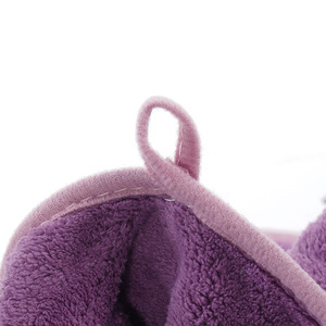 Toalla Facial de Felpa Coral Kim Ryan 34x74cm con Diseño de Fresa Bordado, Suave, Absorbente y de Secado Rápido - Product Image 3