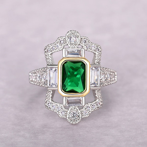 Anello di Lusso con Taglio Principessa per Donne, Gioiello da Dito Audace ed Elegante - Product Image 1