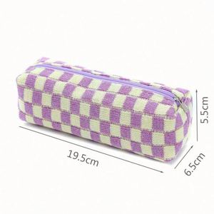 South Korea Fashion Large Capacity <b>Storage</b> Pen Bag Checkerboard <b>Knitting</b> Makeup Bag Color Contrast Yarn Plaid Polyester Logo - Product Image 6