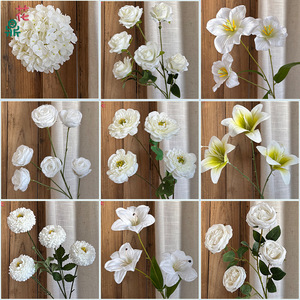 ดอกไม้ไหมสีขาวผสม ตกแต่งงานแต่งงานที่สมจริง สำหรับจัดวางภายในและภายนอกอาคาร - Product Image 3
