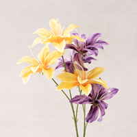 Bunga Lily Buatan 3 Kepala Dua Kelopak, Bunga Sutra, Tanaman Palsu, Perlengkapan Fotografi, Perawatan Mudah